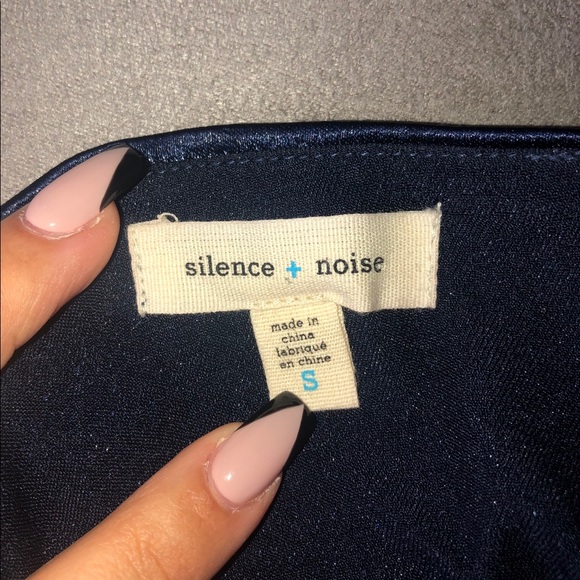 ✨FREE ADD ON✨Urban Outfitters Satin Ruffle Tee - Picture 2 of 4